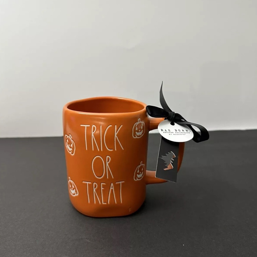 New Rae Dunn TRICK OR TREAT Halloween Double-sided  Pumpkin Ceramic Coffee Mug